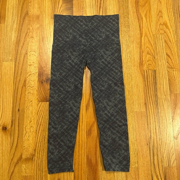 Spanx Look at Me Now Cropped Seamless Leggings - Picture 4 of 8